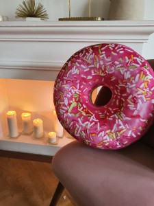 Poduszka Pączek Donut "Truskawkowa Merry"